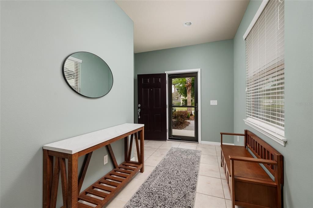 Activo con contrato: $349,000 (3 camas, 2 baños, 1560 Pies cuadrados)