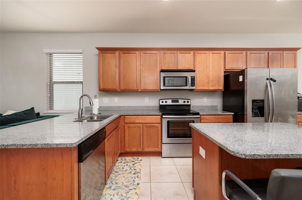 Activo con contrato: $349,000 (3 camas, 2 baños, 1560 Pies cuadrados)