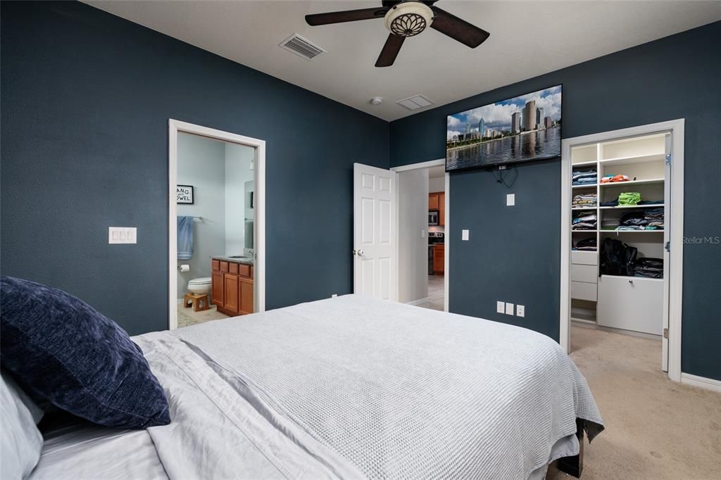 Activo con contrato: $349,000 (3 camas, 2 baños, 1560 Pies cuadrados)