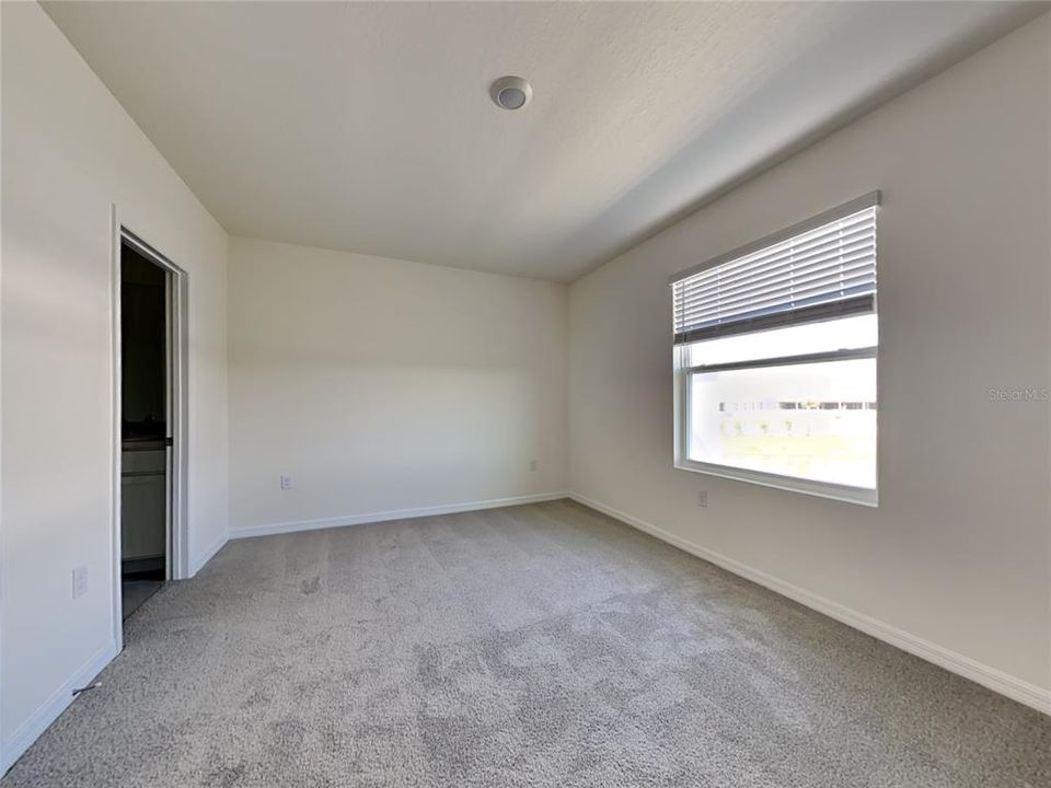 For Rent: $2,150 (3 beds, 2 baths, 1673 Square Feet)