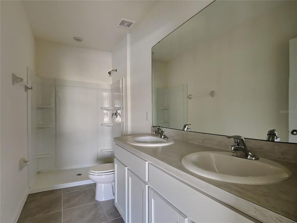 For Rent: $2,150 (3 beds, 2 baths, 1673 Square Feet)