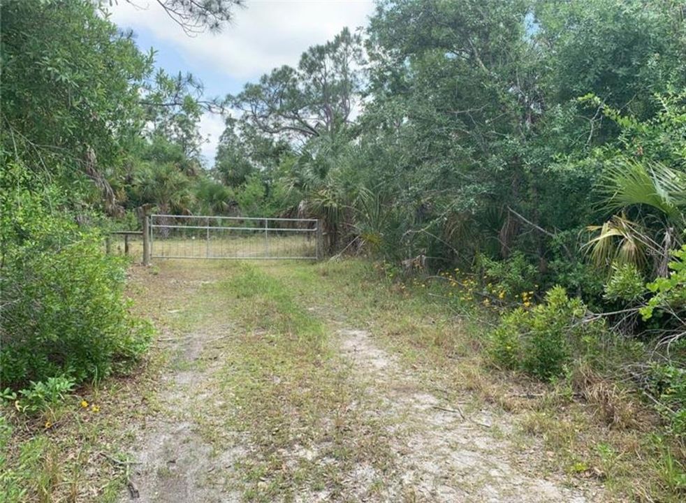待售: $22,500 (0.33 acres)