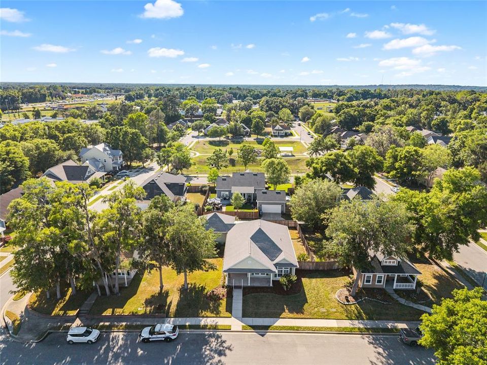 Active With Contract: $345,000 (3 beds, 2 baths, 1664 Square Feet)