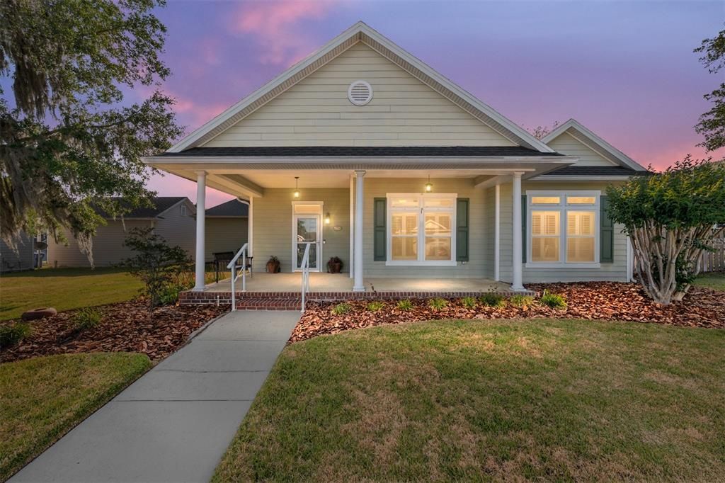 Active With Contract: $345,000 (3 beds, 2 baths, 1664 Square Feet)