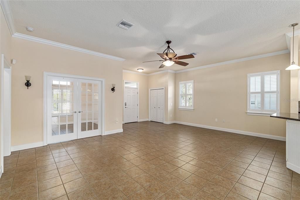 Active With Contract: $345,000 (3 beds, 2 baths, 1664 Square Feet)