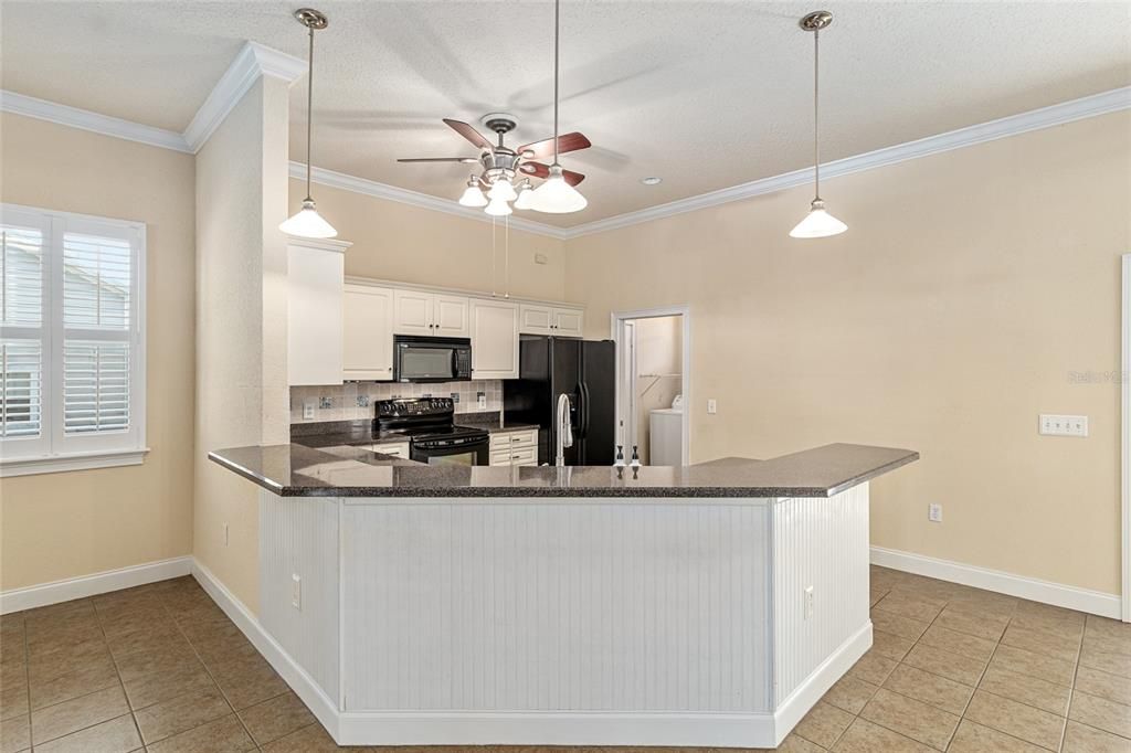 Active With Contract: $345,000 (3 beds, 2 baths, 1664 Square Feet)
