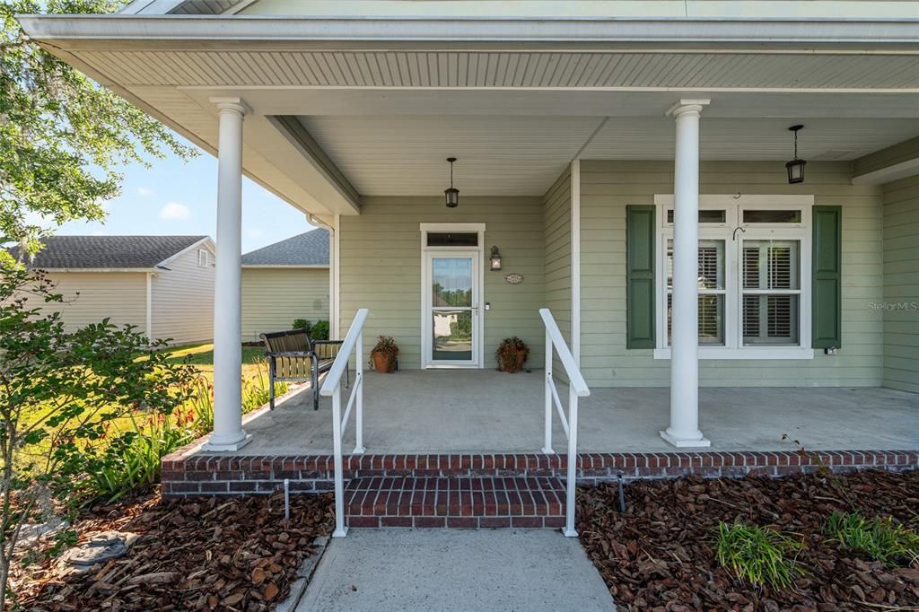 Active With Contract: $345,000 (3 beds, 2 baths, 1664 Square Feet)