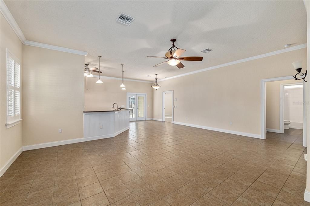 Active With Contract: $345,000 (3 beds, 2 baths, 1664 Square Feet)