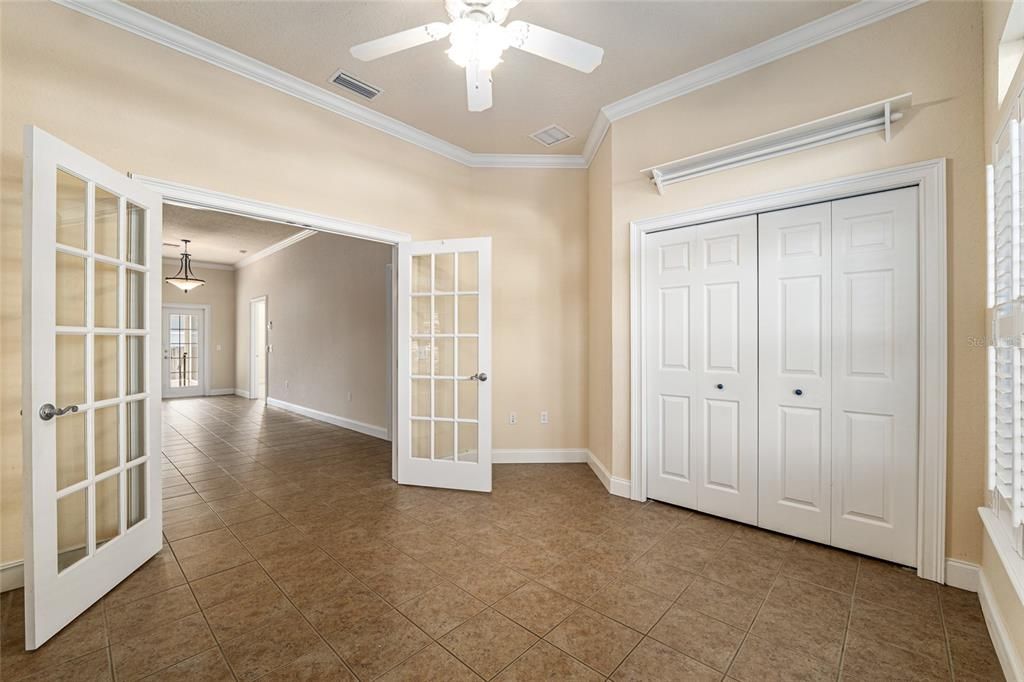 Active With Contract: $345,000 (3 beds, 2 baths, 1664 Square Feet)