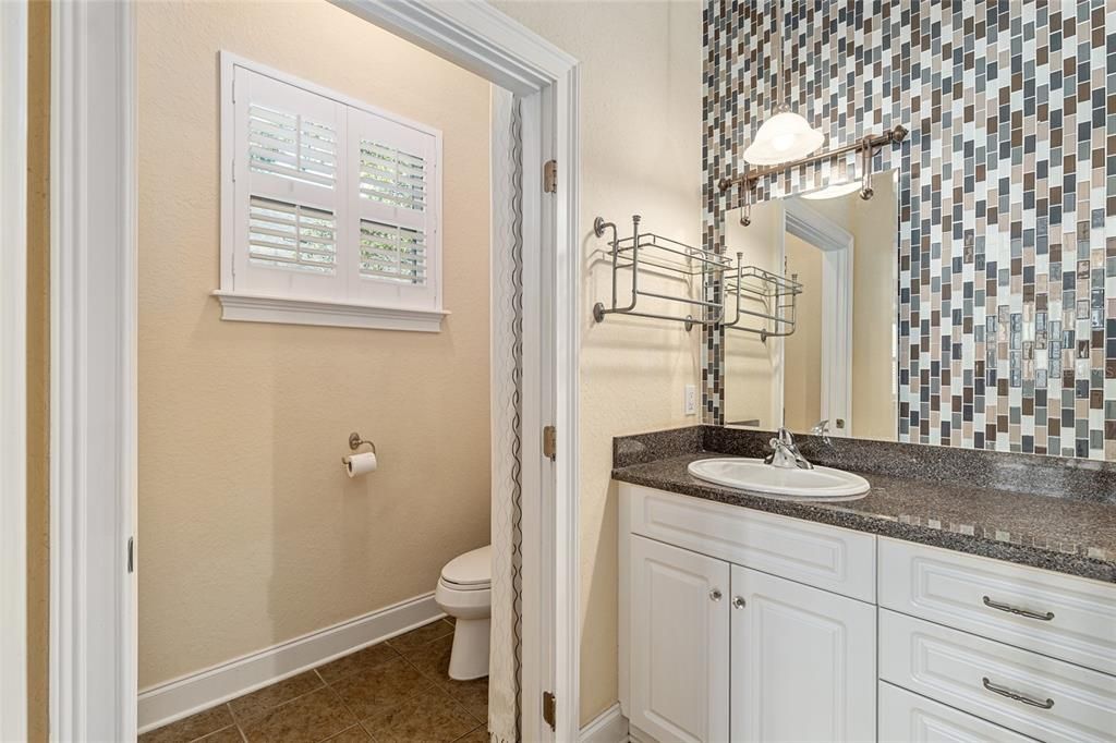 Active With Contract: $345,000 (3 beds, 2 baths, 1664 Square Feet)