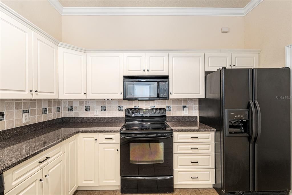 Active With Contract: $345,000 (3 beds, 2 baths, 1664 Square Feet)