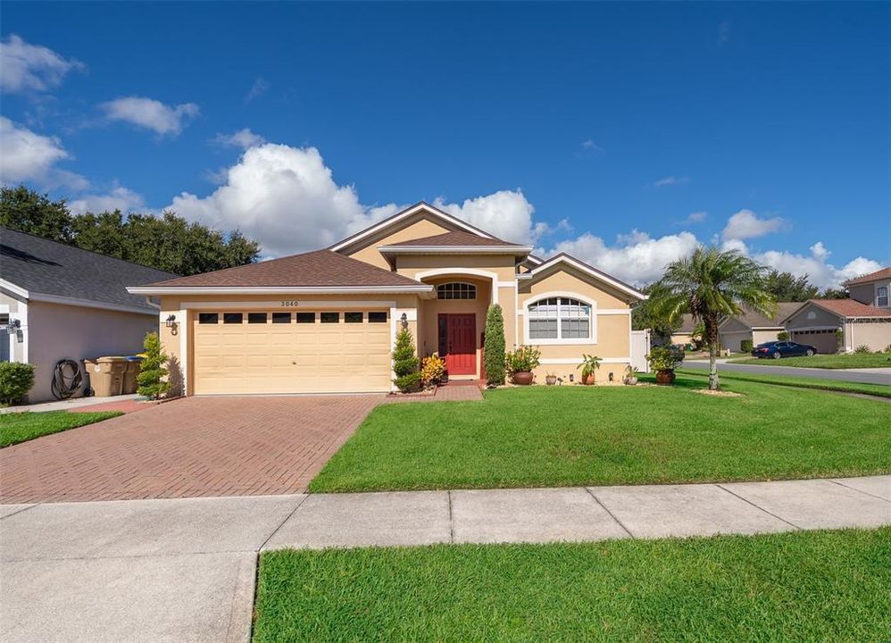 Activo con contrato: $379,900 (3 camas, 2 baños, 1664 Pies cuadrados)