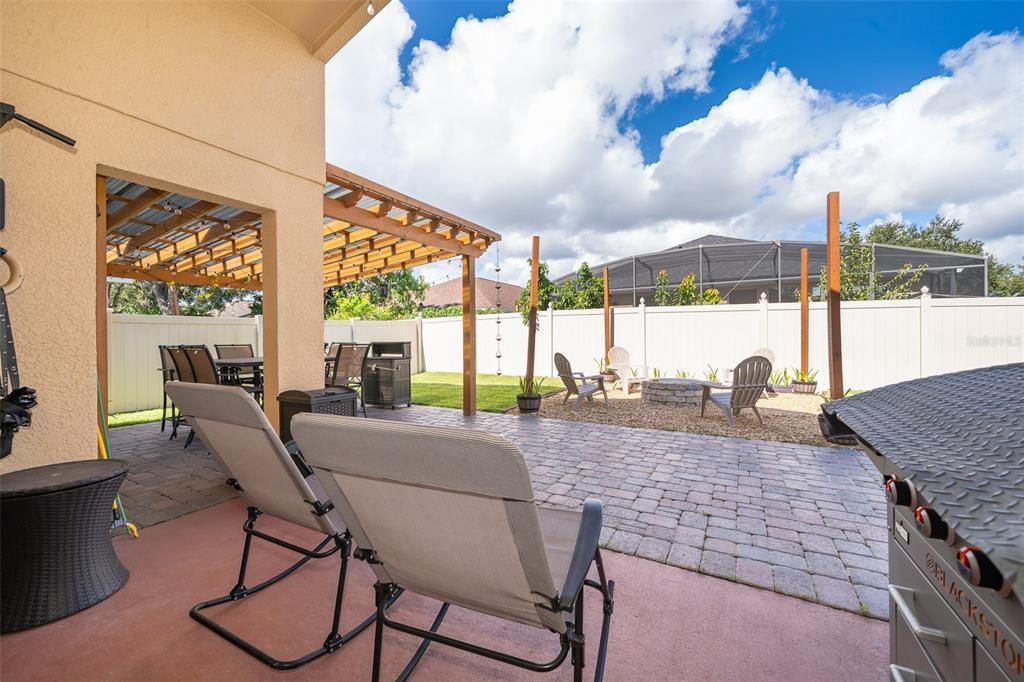 Activo con contrato: $379,900 (3 camas, 2 baños, 1664 Pies cuadrados)