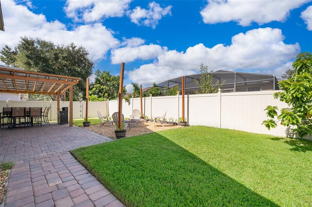 Activo con contrato: $379,900 (3 camas, 2 baños, 1664 Pies cuadrados)