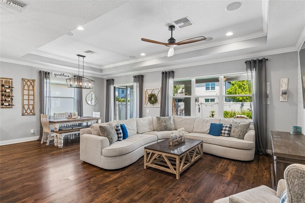 Active With Contract: $758,000 (4 beds, 2 baths, 2848 Square Feet)