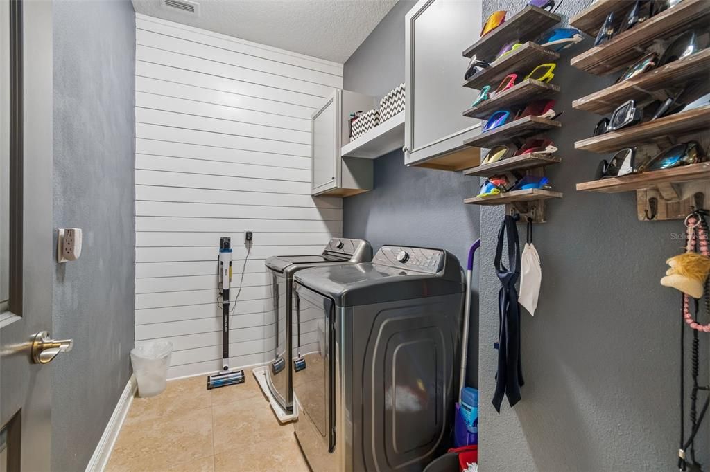 Active With Contract: $758,000 (4 beds, 2 baths, 2848 Square Feet)