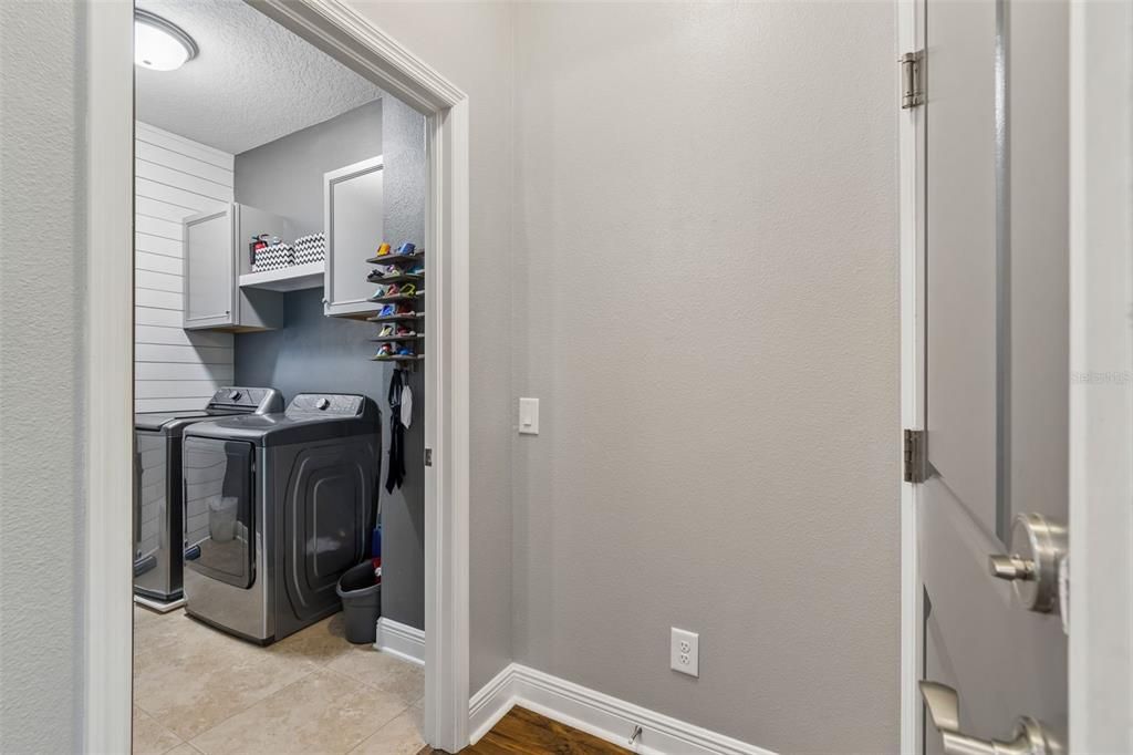Active With Contract: $758,000 (4 beds, 2 baths, 2848 Square Feet)