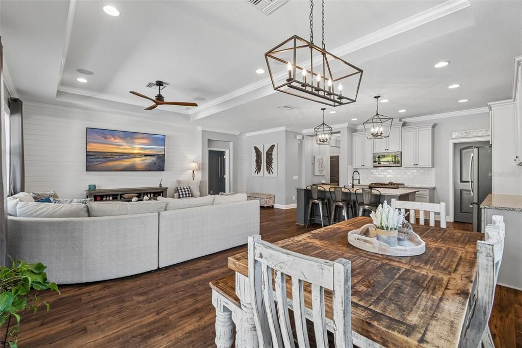 Active With Contract: $758,000 (4 beds, 2 baths, 2848 Square Feet)