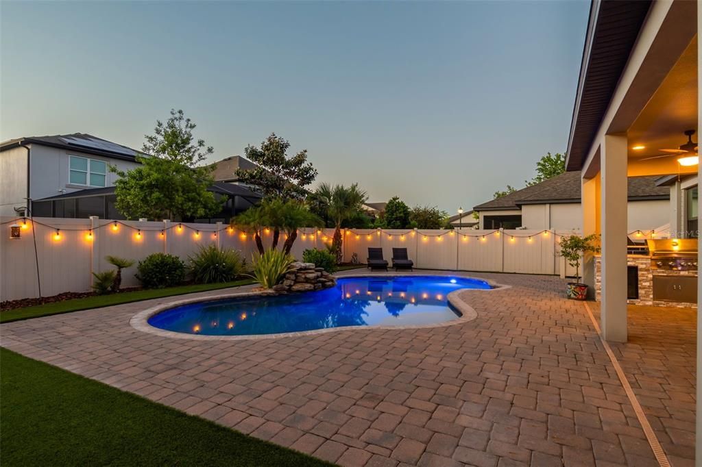 Active With Contract: $758,000 (4 beds, 2 baths, 2848 Square Feet)