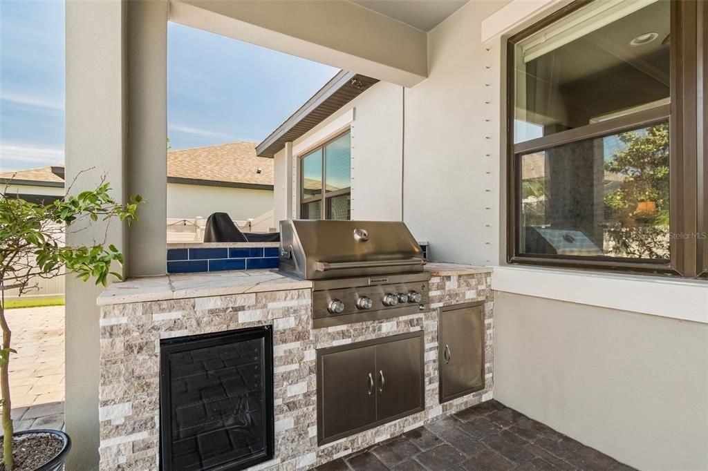 Active With Contract: $758,000 (4 beds, 2 baths, 2848 Square Feet)
