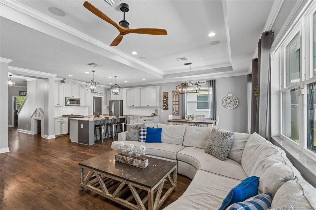 Active With Contract: $758,000 (4 beds, 2 baths, 2848 Square Feet)