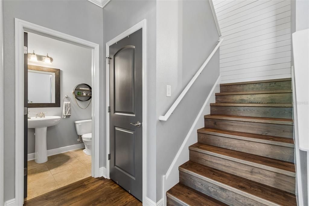 Active With Contract: $758,000 (4 beds, 2 baths, 2848 Square Feet)