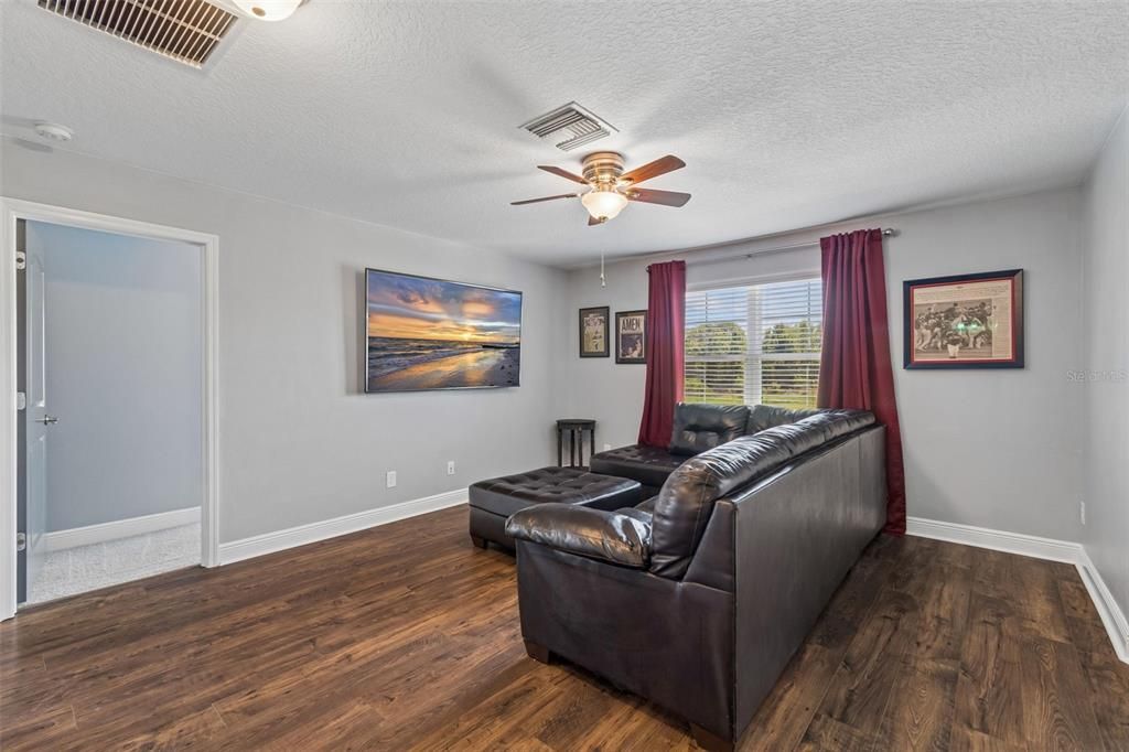 Active With Contract: $758,000 (4 beds, 2 baths, 2848 Square Feet)