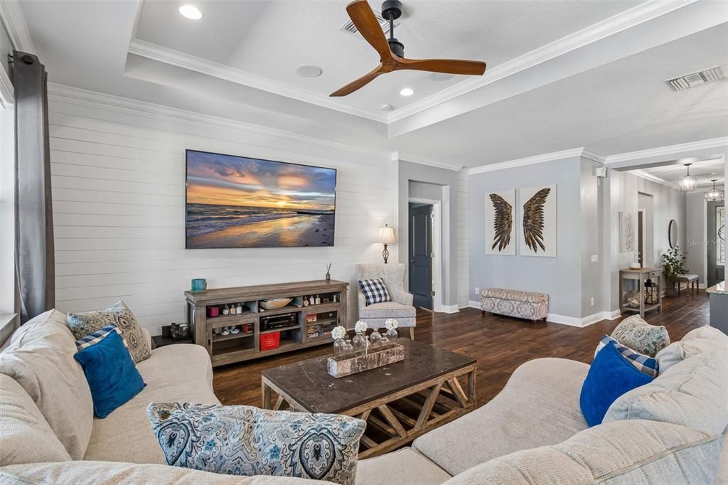 Active With Contract: $758,000 (4 beds, 2 baths, 2848 Square Feet)