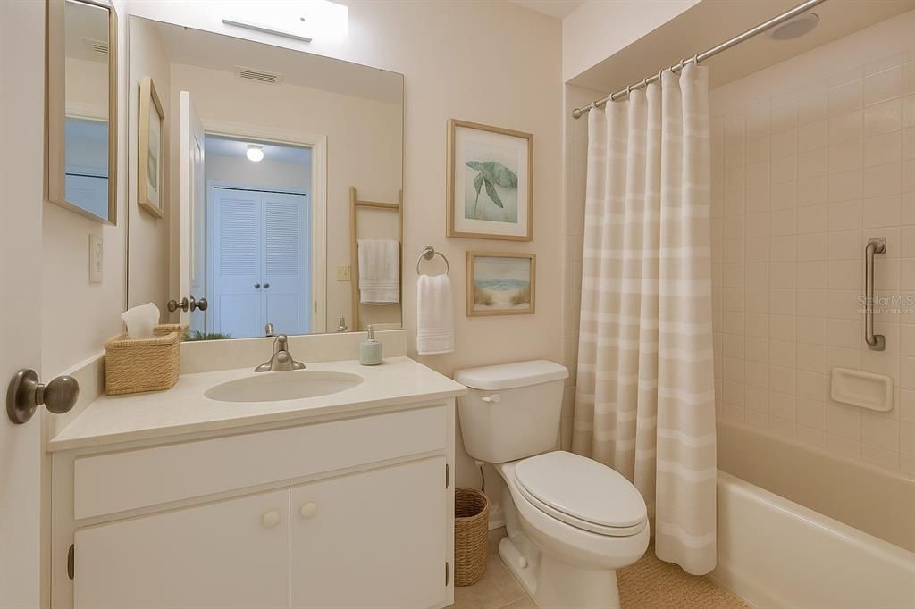 For Sale: $159,000 (2 beds, 2 baths, 1516 Square Feet)