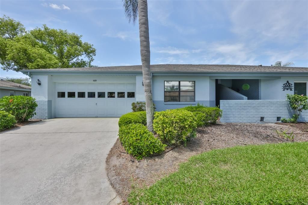 For Sale: $159,000 (2 beds, 2 baths, 1516 Square Feet)
