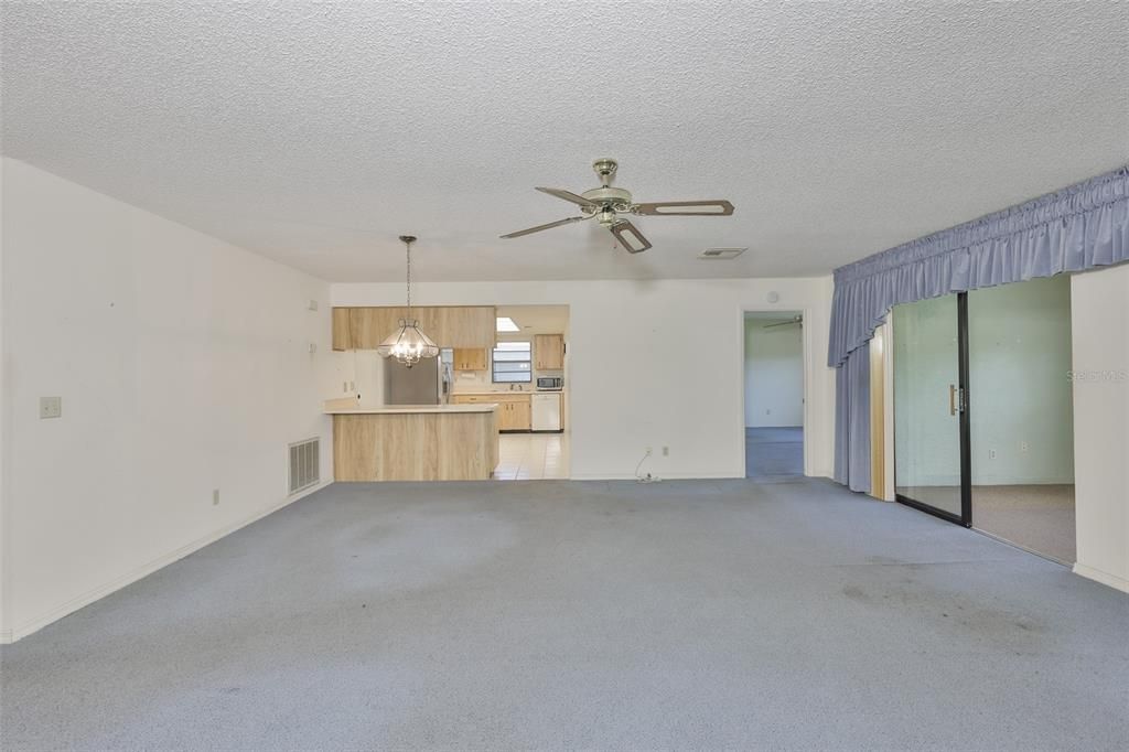 For Sale: $159,000 (2 beds, 2 baths, 1516 Square Feet)