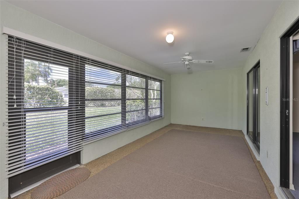 For Sale: $159,000 (2 beds, 2 baths, 1516 Square Feet)