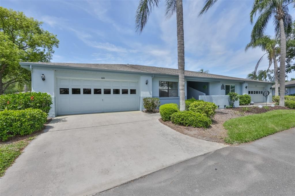 For Sale: $159,000 (2 beds, 2 baths, 1516 Square Feet)