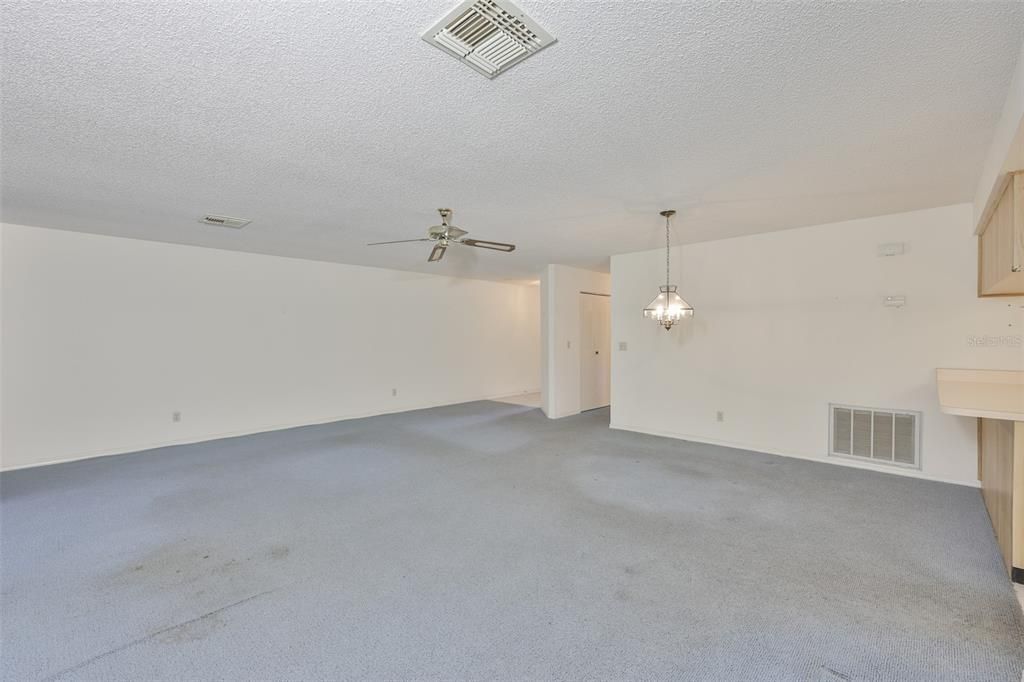 For Sale: $159,000 (2 beds, 2 baths, 1516 Square Feet)