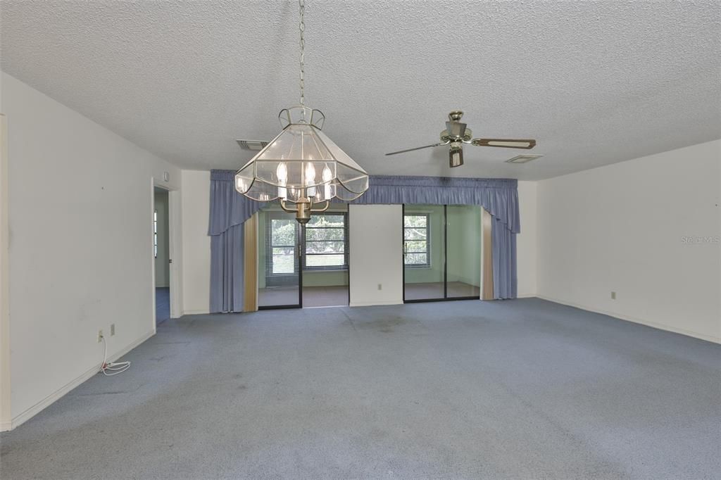 For Sale: $159,000 (2 beds, 2 baths, 1516 Square Feet)