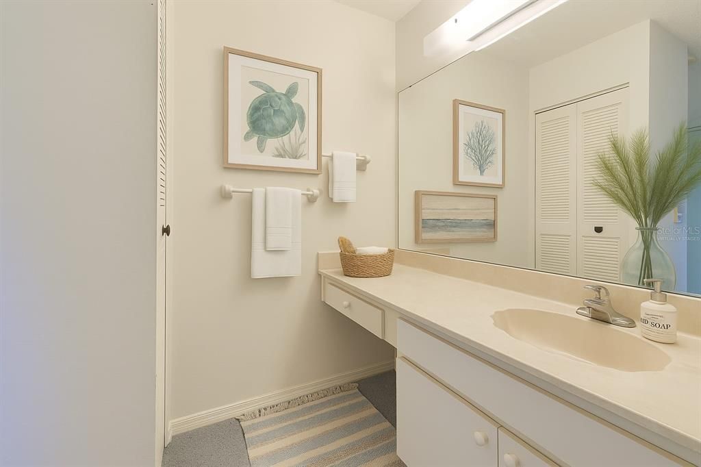 For Sale: $159,000 (2 beds, 2 baths, 1516 Square Feet)