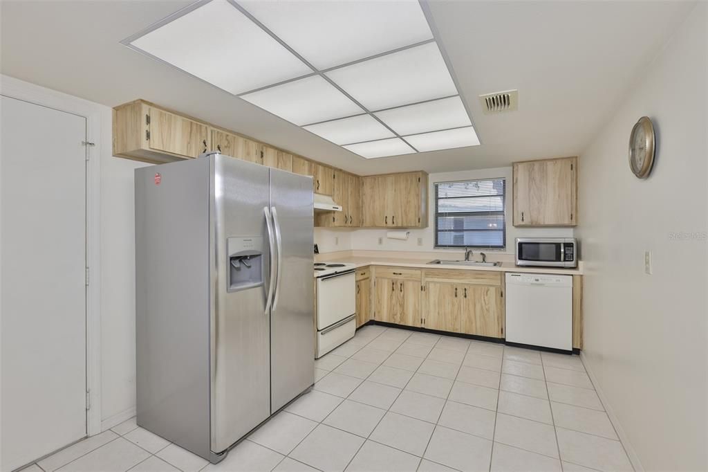 For Sale: $159,000 (2 beds, 2 baths, 1516 Square Feet)
