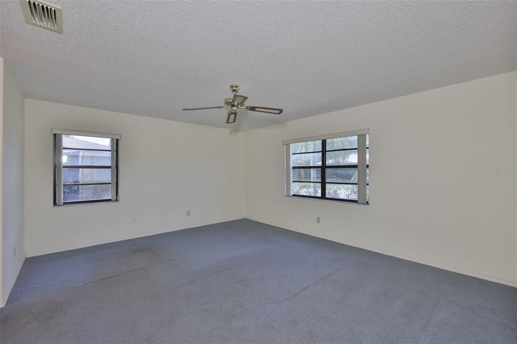 For Sale: $159,000 (2 beds, 2 baths, 1516 Square Feet)