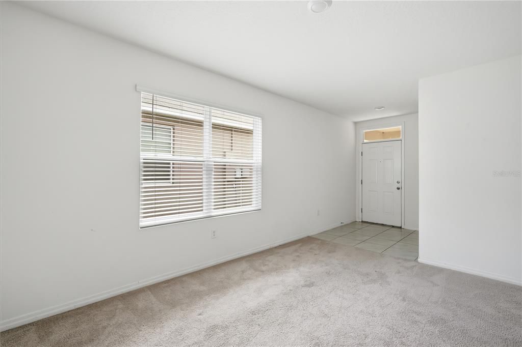 В аренду: $2,250 (4 спален, 2 ванн, 1516 Квадратных фут)