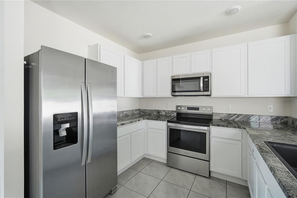 В аренду: $2,250 (4 спален, 2 ванн, 1516 Квадратных фут)