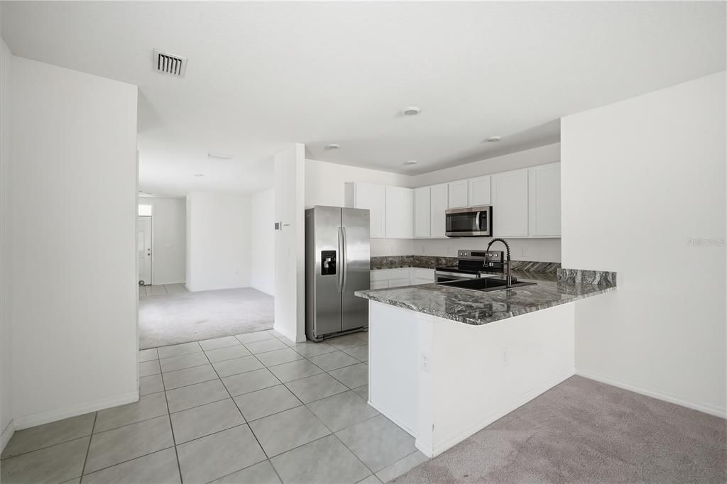 В аренду: $2,250 (4 спален, 2 ванн, 1516 Квадратных фут)