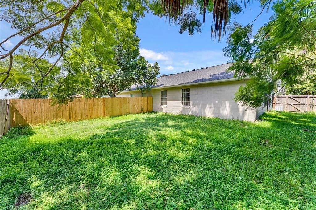 Activo con contrato: $269,900 (2 camas, 2 baños, 1054 Pies cuadrados)