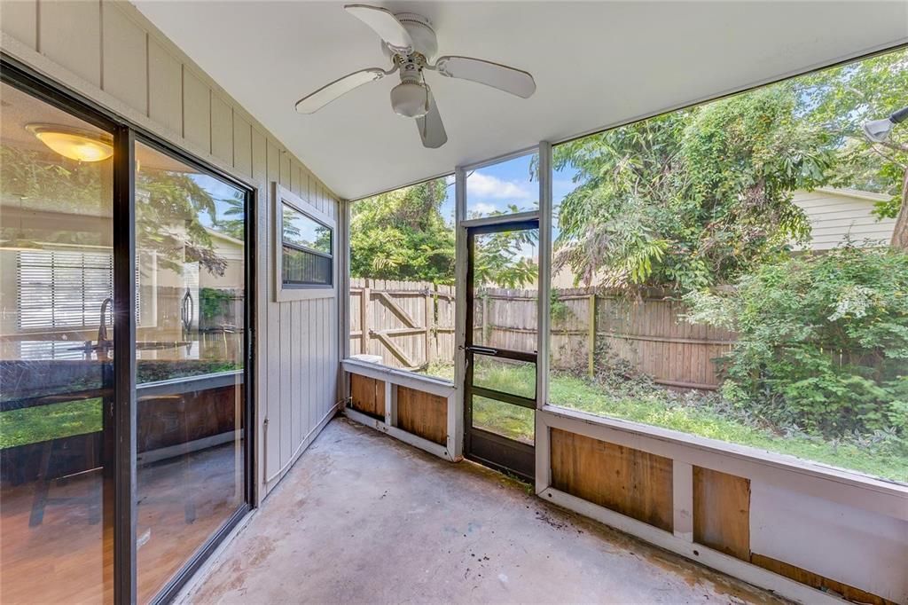 Activo con contrato: $269,900 (2 camas, 2 baños, 1054 Pies cuadrados)