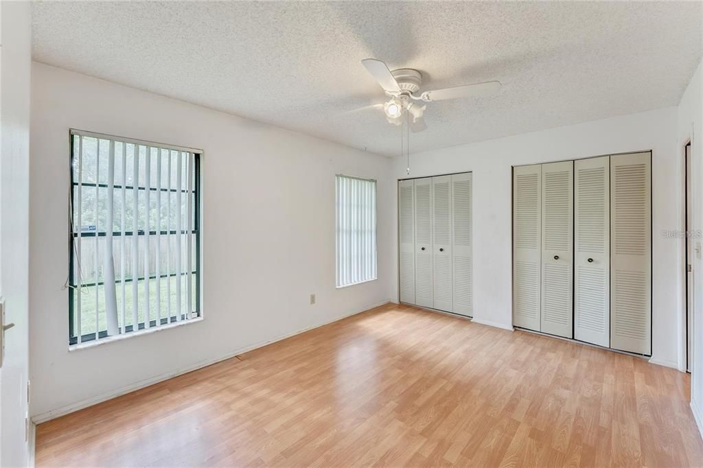 Activo con contrato: $269,900 (2 camas, 2 baños, 1054 Pies cuadrados)