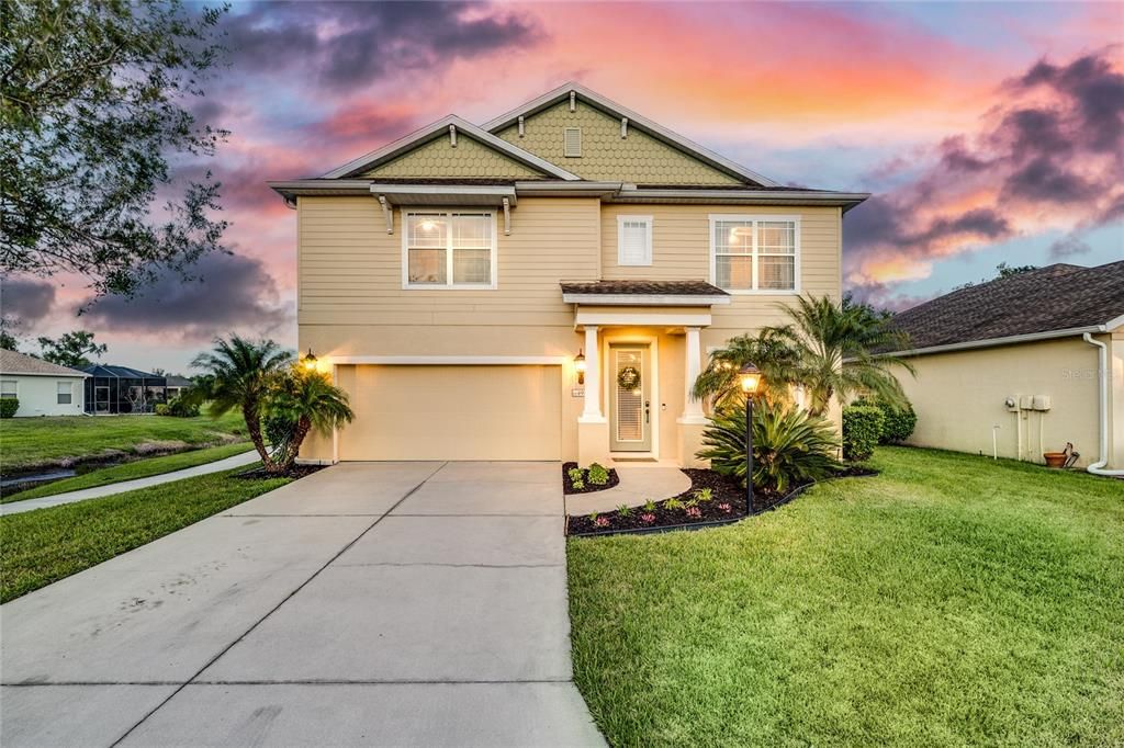 Recently Sold: $449,900 (4 beds, 2 baths, 2498 Square Feet)