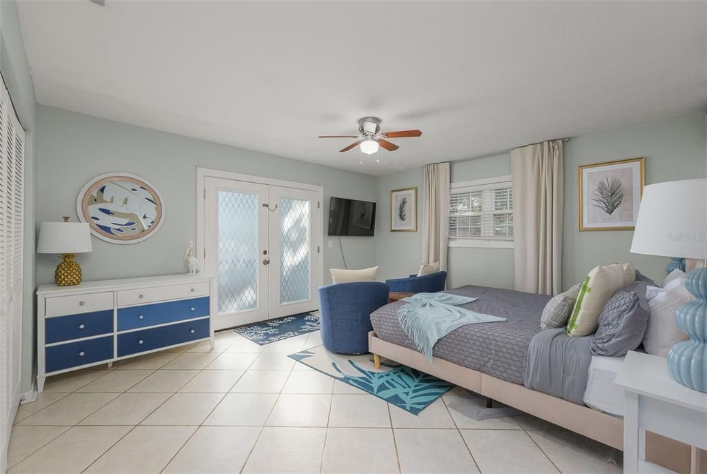 For Sale: $784,999 (3 beds, 2 baths, 2004 Square Feet)