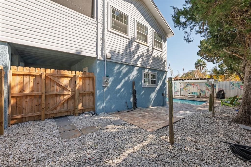 For Sale: $784,999 (3 beds, 2 baths, 2004 Square Feet)