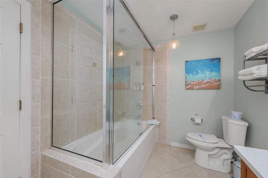 For Sale: $784,999 (3 beds, 2 baths, 2004 Square Feet)