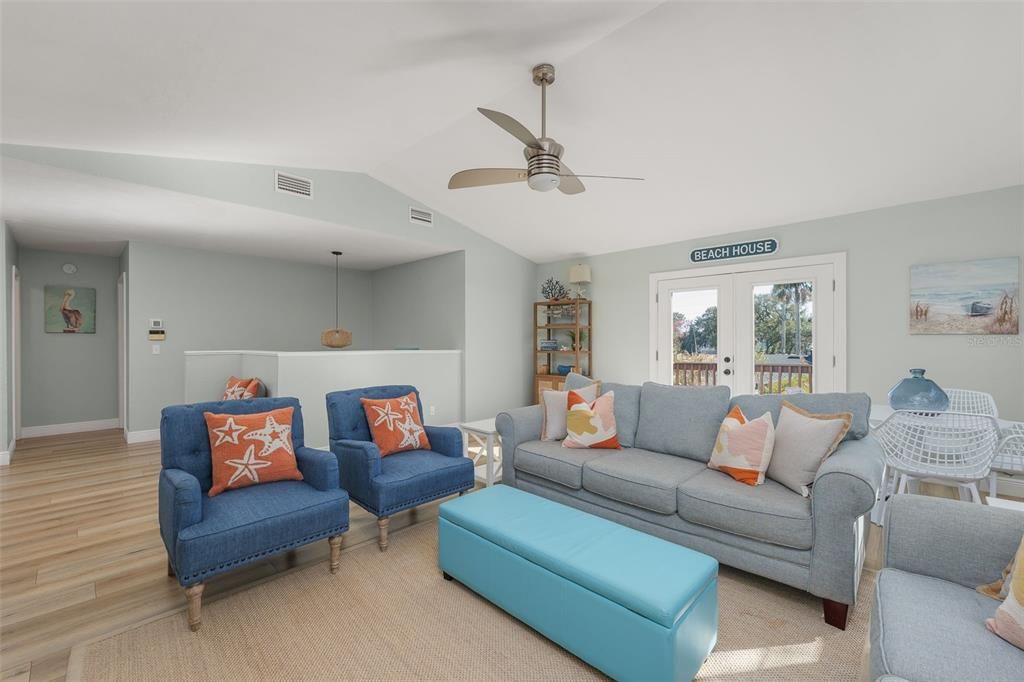 For Sale: $784,999 (3 beds, 2 baths, 2004 Square Feet)