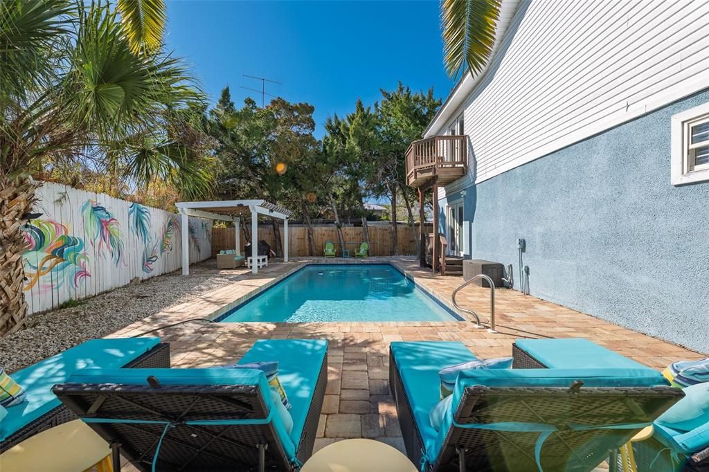 For Sale: $784,999 (3 beds, 2 baths, 2004 Square Feet)
